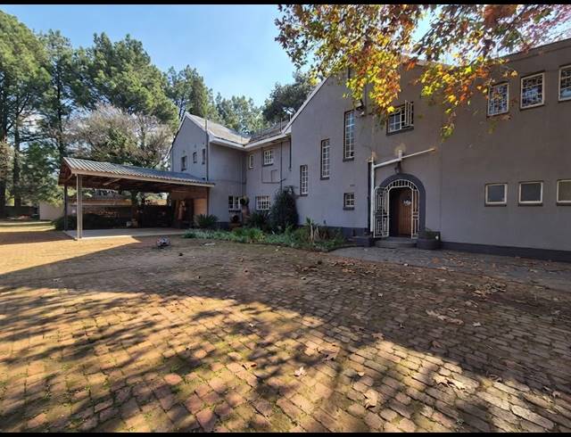 5 BEDROOM HOUSE FOR SALE IN UNITAS PARK